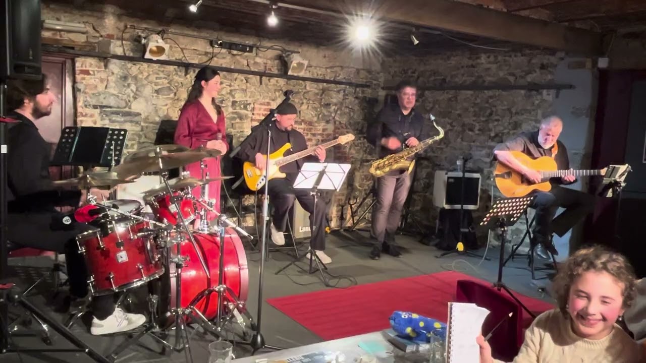 Kiss me in the morning : Cherry Jazz Band