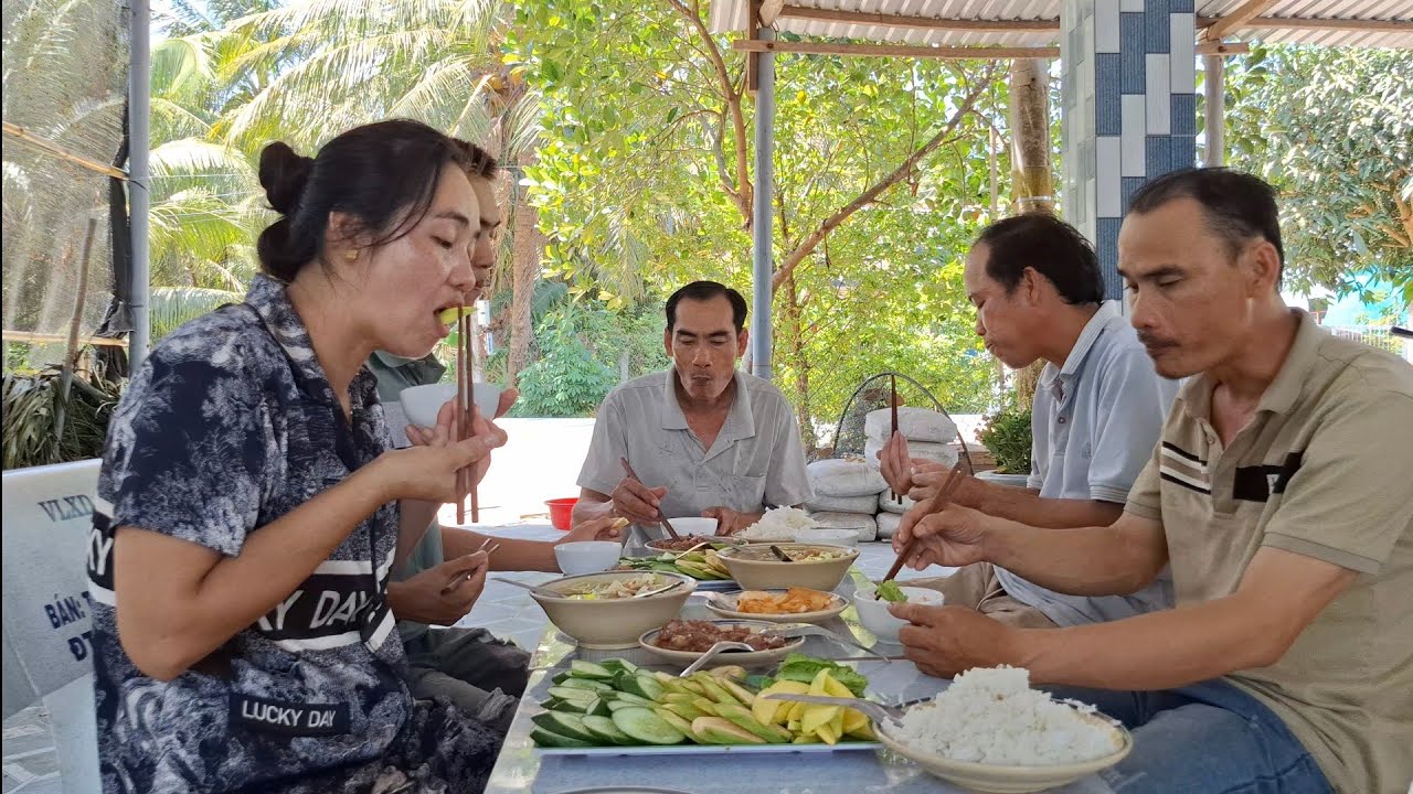No Bụng Với M&oacute;n Ba Rọi X&agrave;o Mắm Ruốc Thơm Ngon Cực Đỉnh !|BĐMV&Family
