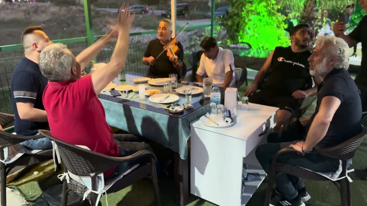 Haydar Öztürk  sevgili Avrupa menejerimiz ve davetsiz misafirimiz baş taçidir