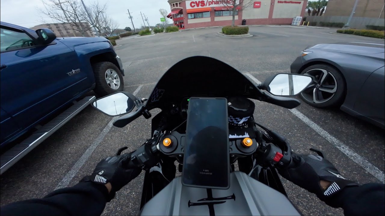 Commuting to Class on the R7 