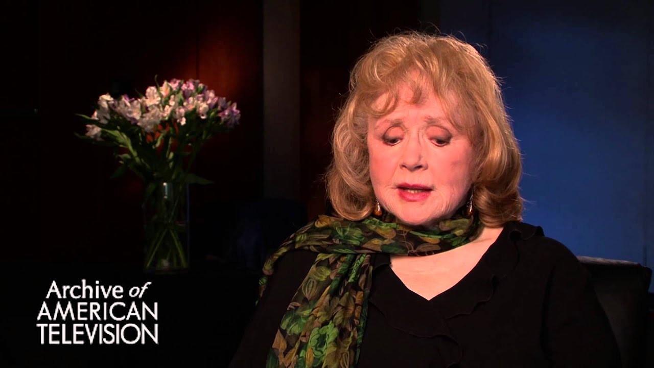 Piper Laurie discusses the series 