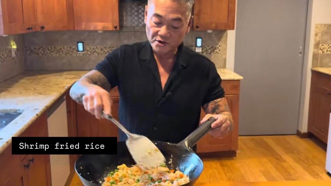 “If you say you don’t know how to cook “ this easy garlic shrimp fried rice is for you. 