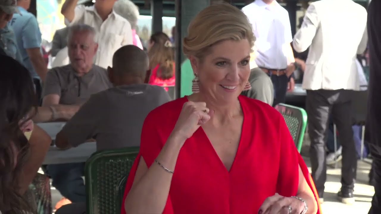 Koningin M&aacute;xima wint! Royals bezoeken Domino Park in Miami