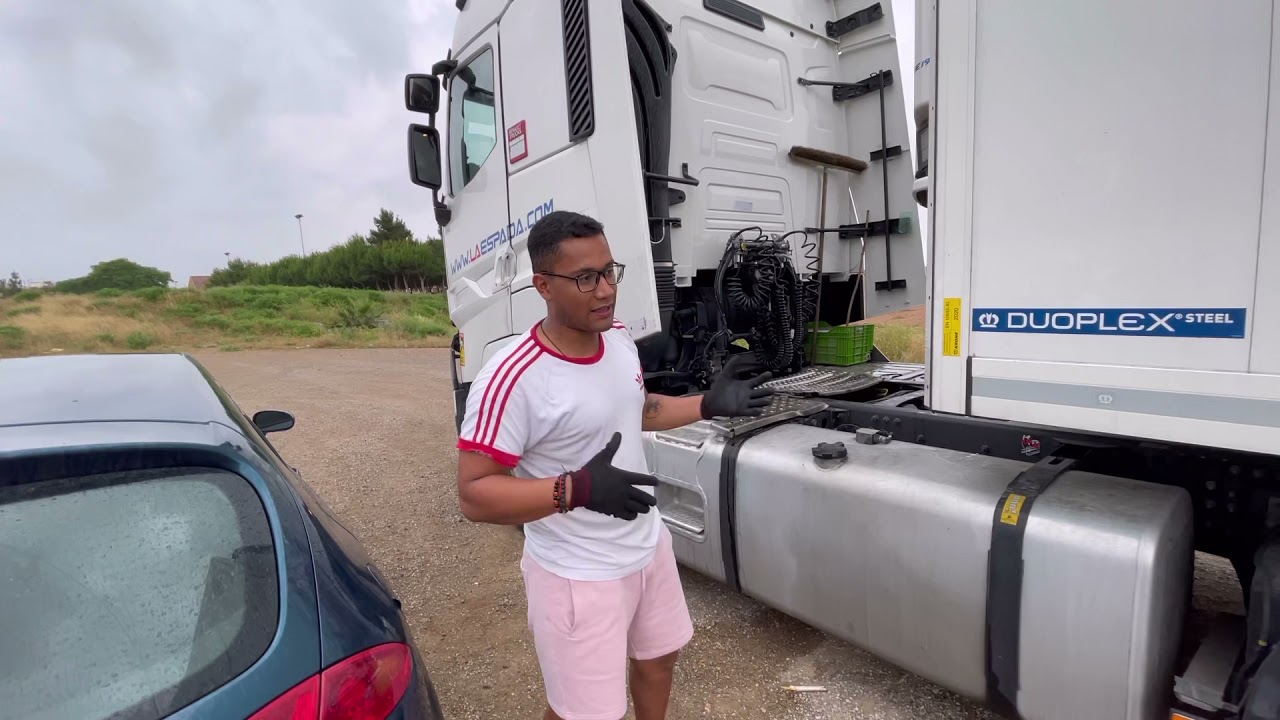 ESTOY DE VUELTA - COMO DESENGANCHAR LA CABEZA TRACTORA DEL REMOLQUE/ CAPÍTULO VI