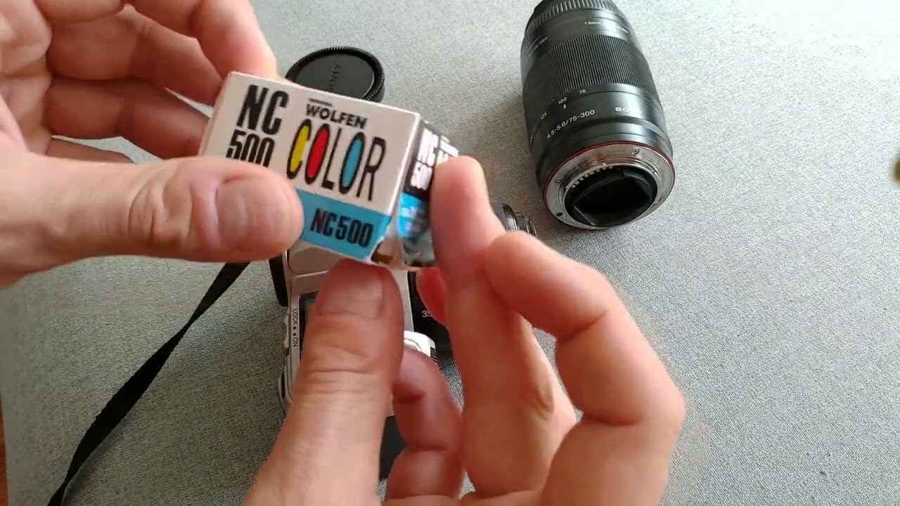Minolta Dynax 505si with Sony 4.5-5.6/75-300 and Minolta AF 35-80 Power Zoom 0,5/1.6ft