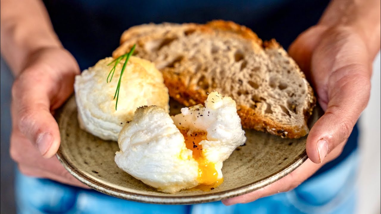 L’oeuf nuage, super léger, croustillant avec son jaune coulant