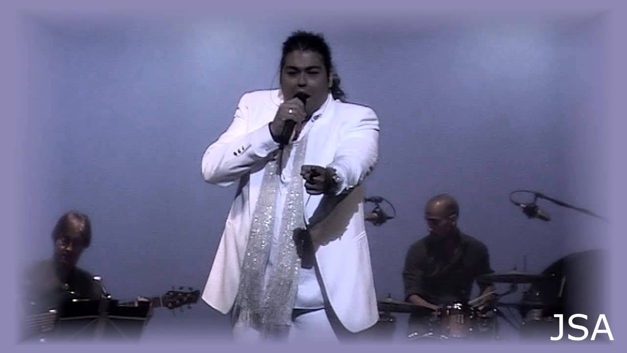 JONATHAN SANTIAGO. 