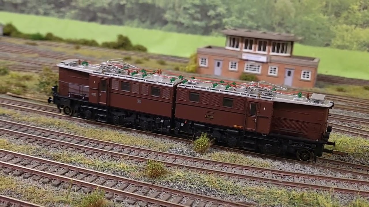 E95 DRG ...Ugly but quirky loco by Brawa