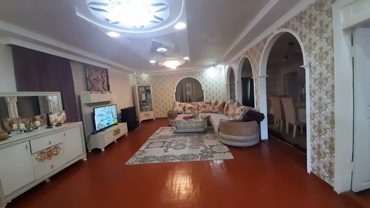 Şirvan şəhərində.Kənd Evlərində təcili həyət Evi satılır əşya qarşıq0702043210