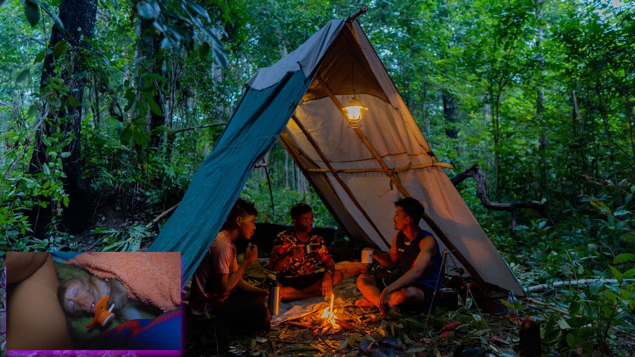 Building a Survival Shelter in a Forest - Camp food ធ្វើជុំរំគេងក្នុងព្រៃជួបខ្មោចសង្កត់ episode 104