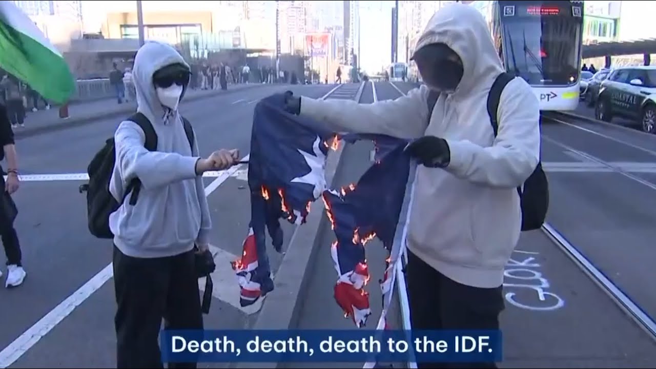 Australian flag burned at pro-Palestine march