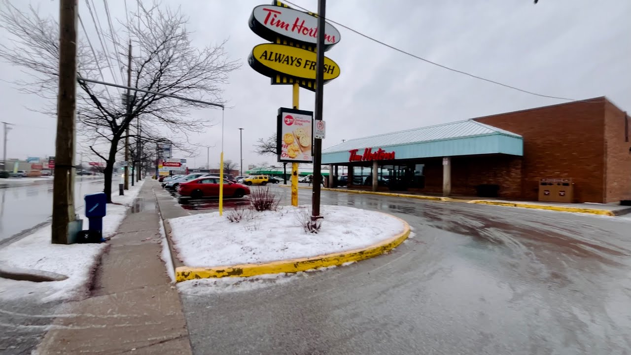 Snowy Rainy Walk - Walking Lake Street In St.Catharines - Winter In Canada 🇨🇦