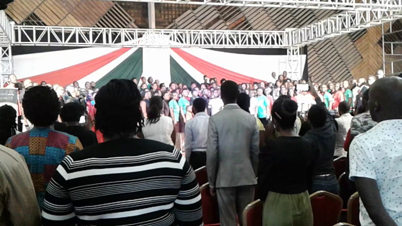 1000 voices for peace singing Kenya's National Anthem