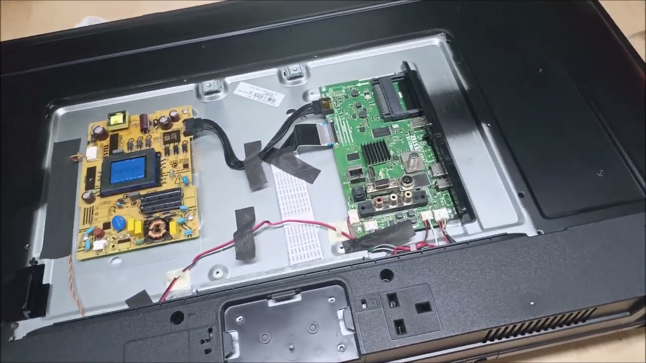 TV  Telefunken TE43551B40  Rottamare o riparare? Vediamo.