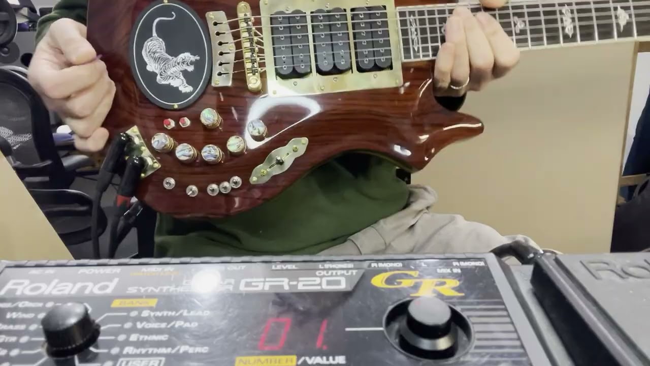 PHRED Liger 3.0 Demo. GraphTech AcoustiPhonic Hexpander, ResoMax Bridge, Piezo, MIDI Ready - W.D.