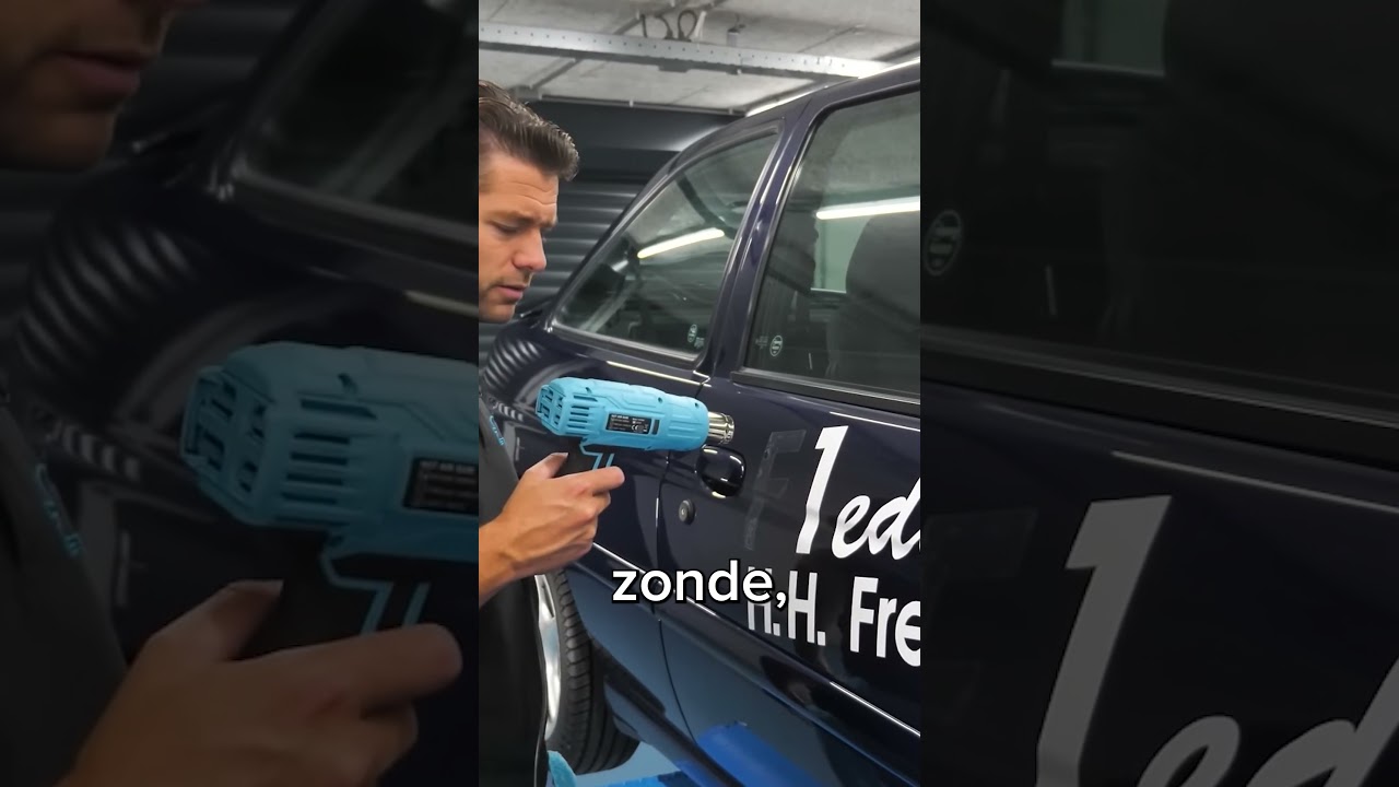 Wie plakt er stickers op de auto?!
