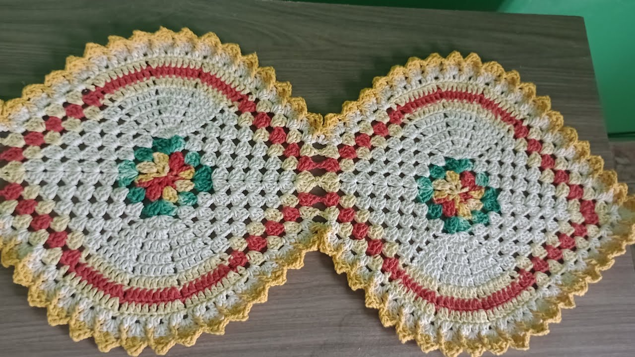 TRILHO DE MESA MODELO FOLHA! Linda produção e tons amarelos e laranja! @EntrelinhasbyCarmen