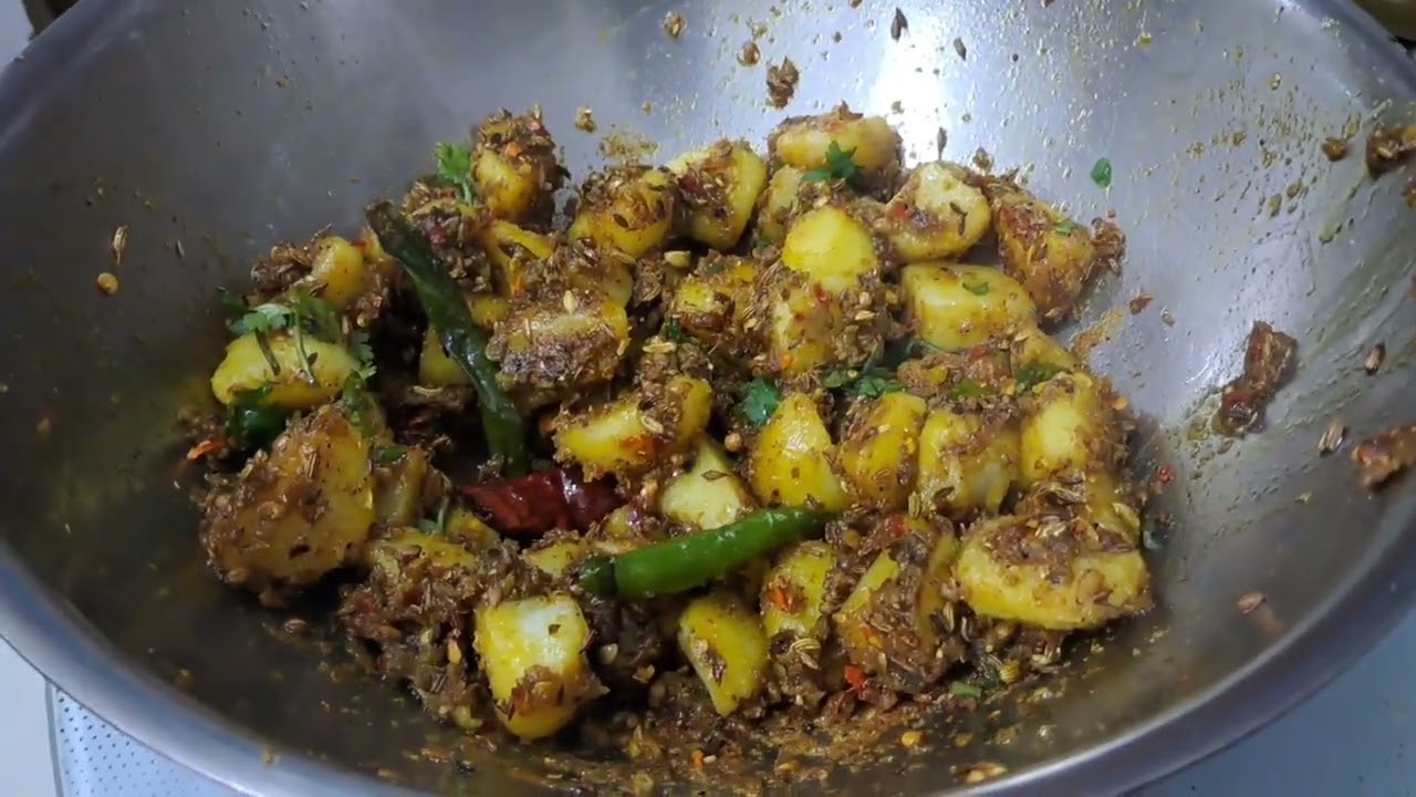 चटपटे मसालेदार आलू|| spice aloo || आलू की चटपटी रेसिपी बनाने का तरीका #youtubevideo #pgkitchen 