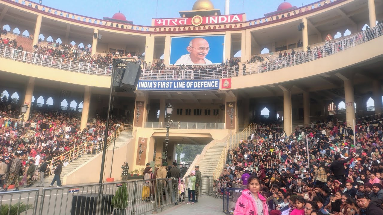 🪖🇮🇳वाघा बॉर्डर परेड 🪖🇮🇳 एक ऐसा बॉर्डर पोस्ट जहां देश भक्ति का जूनून और जोश से  आप भर जाओगे ✌️🤝🙋
