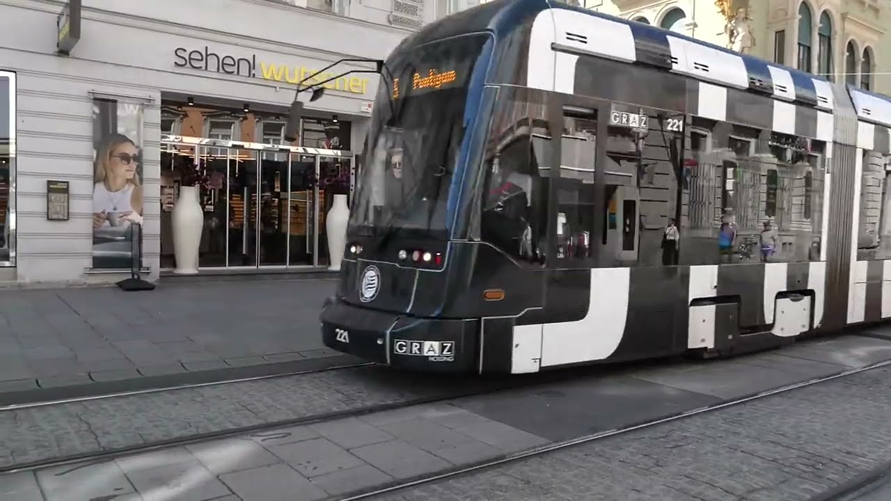 Graz: Streetcars on Herrengasse