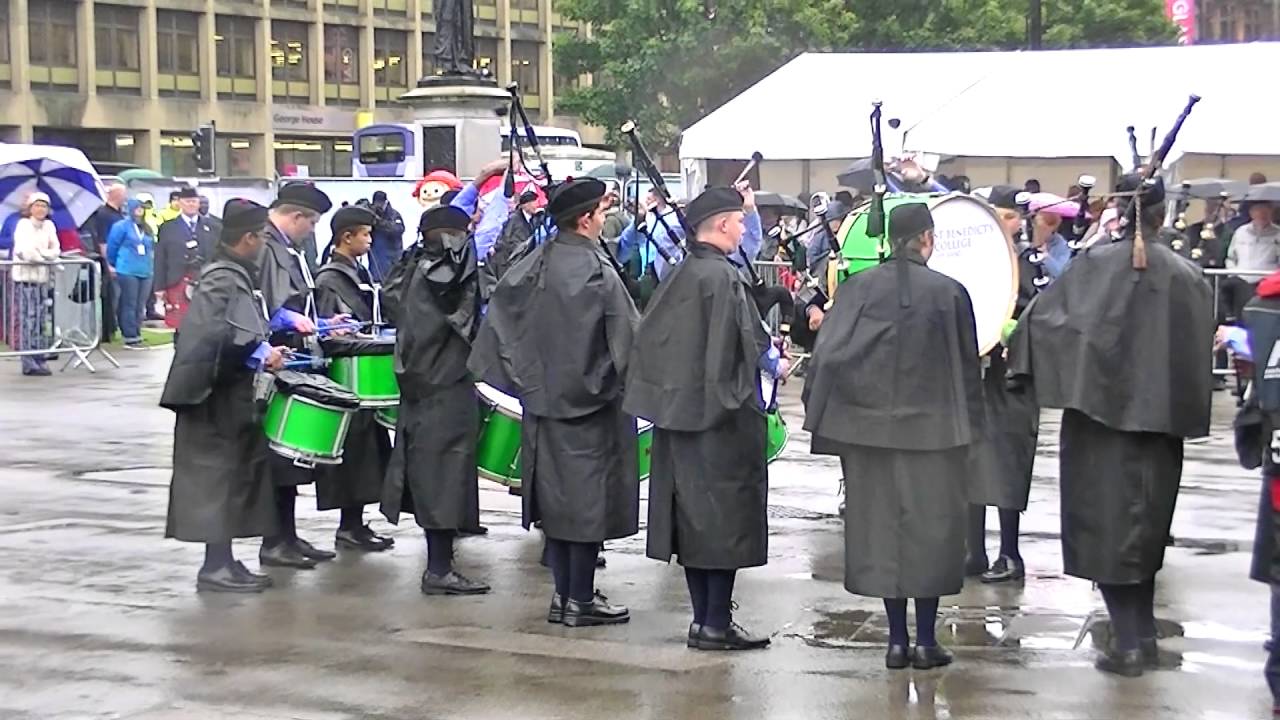 ST BENEDICT'S COLLEGE PIPE BAND 2016