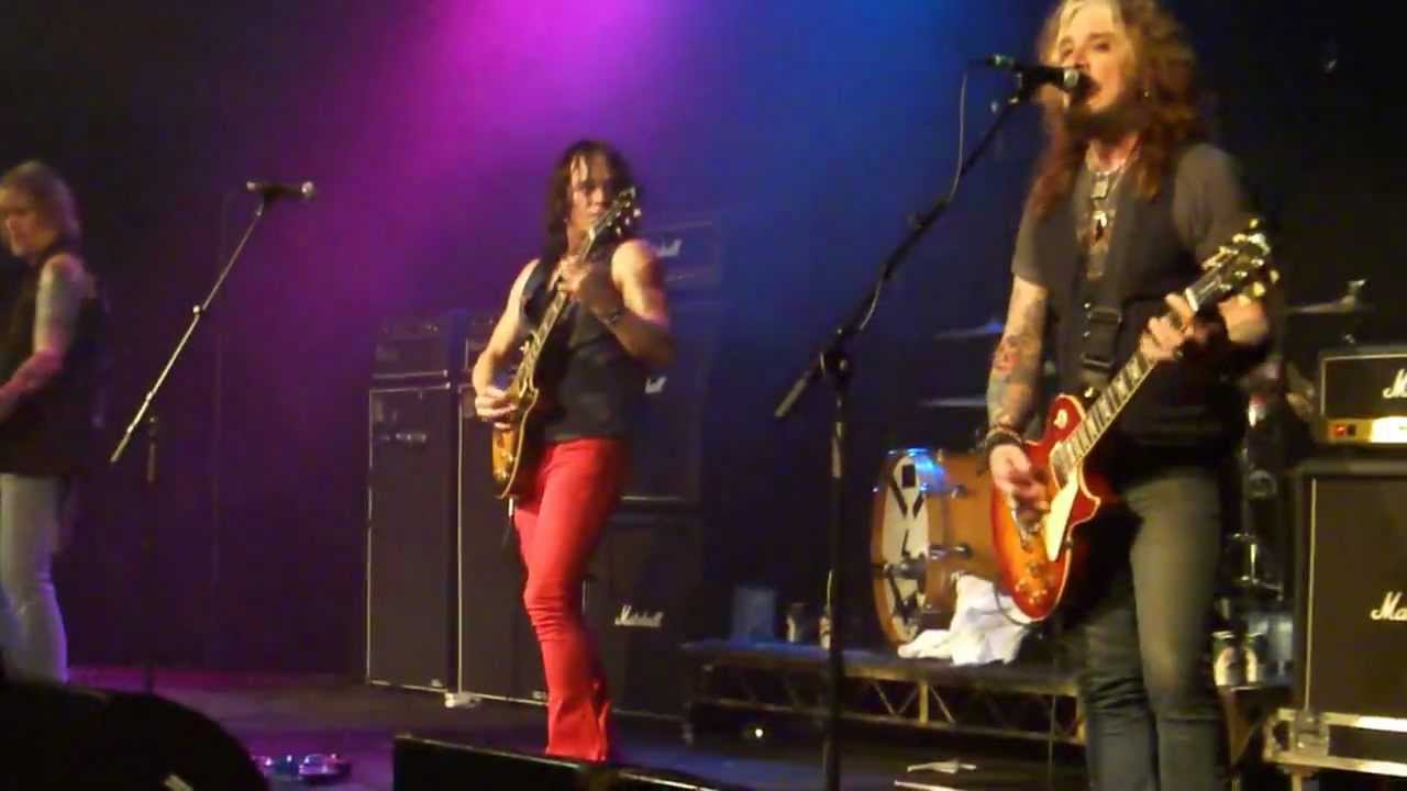 Lost Angels - Hooligans Holiday - Live Sydney Australia