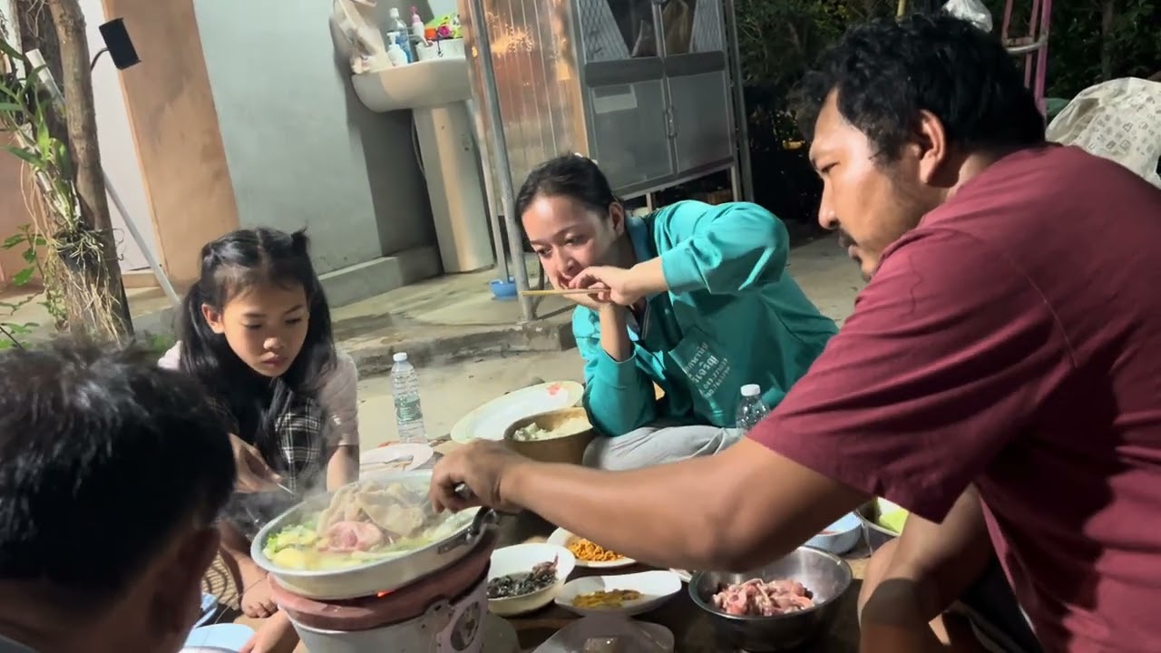 กินข้าวแลงฟังเพลงมวนกับบ้านศรีวิไล ปรารถนาธิดาลาว ￼