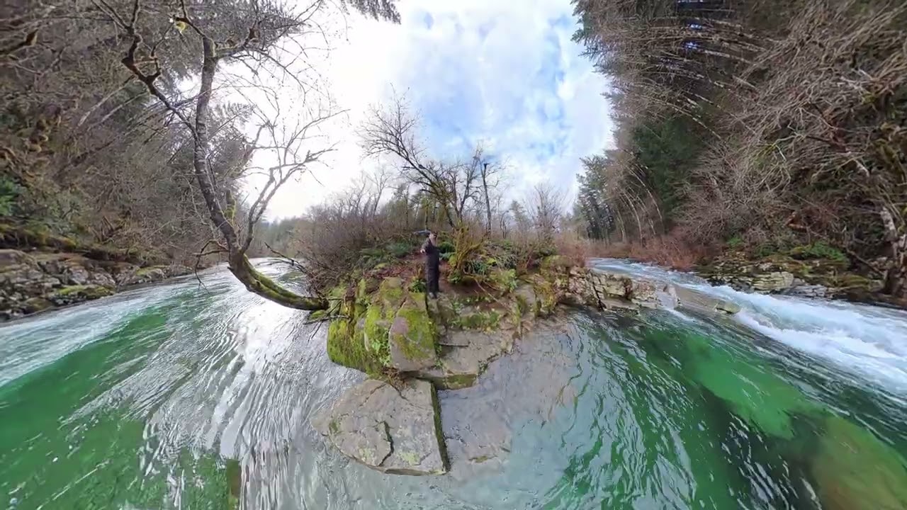 360 water flowing @ Sunset Falls, Clark County WA 