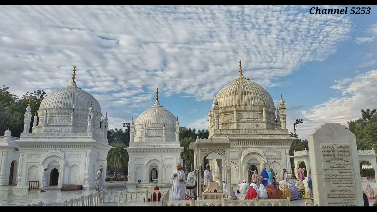 Hakimuddin Molaya Mai Tere Dar Pe Aya Hu - Dawoodi Bohra