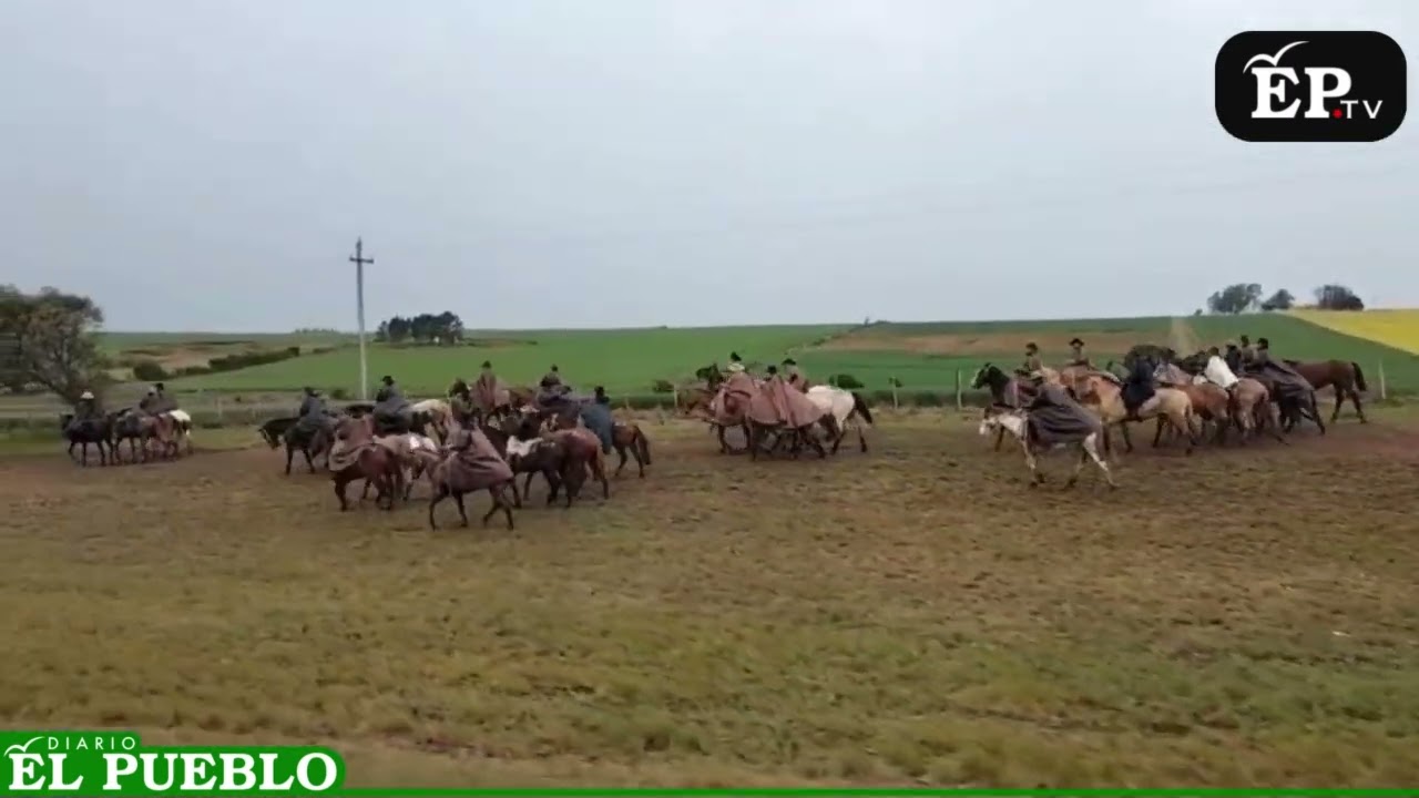Encuentro con el Patriarca | Miles de jinetes rumbo a la Meseta de Artigas bajo lluvia