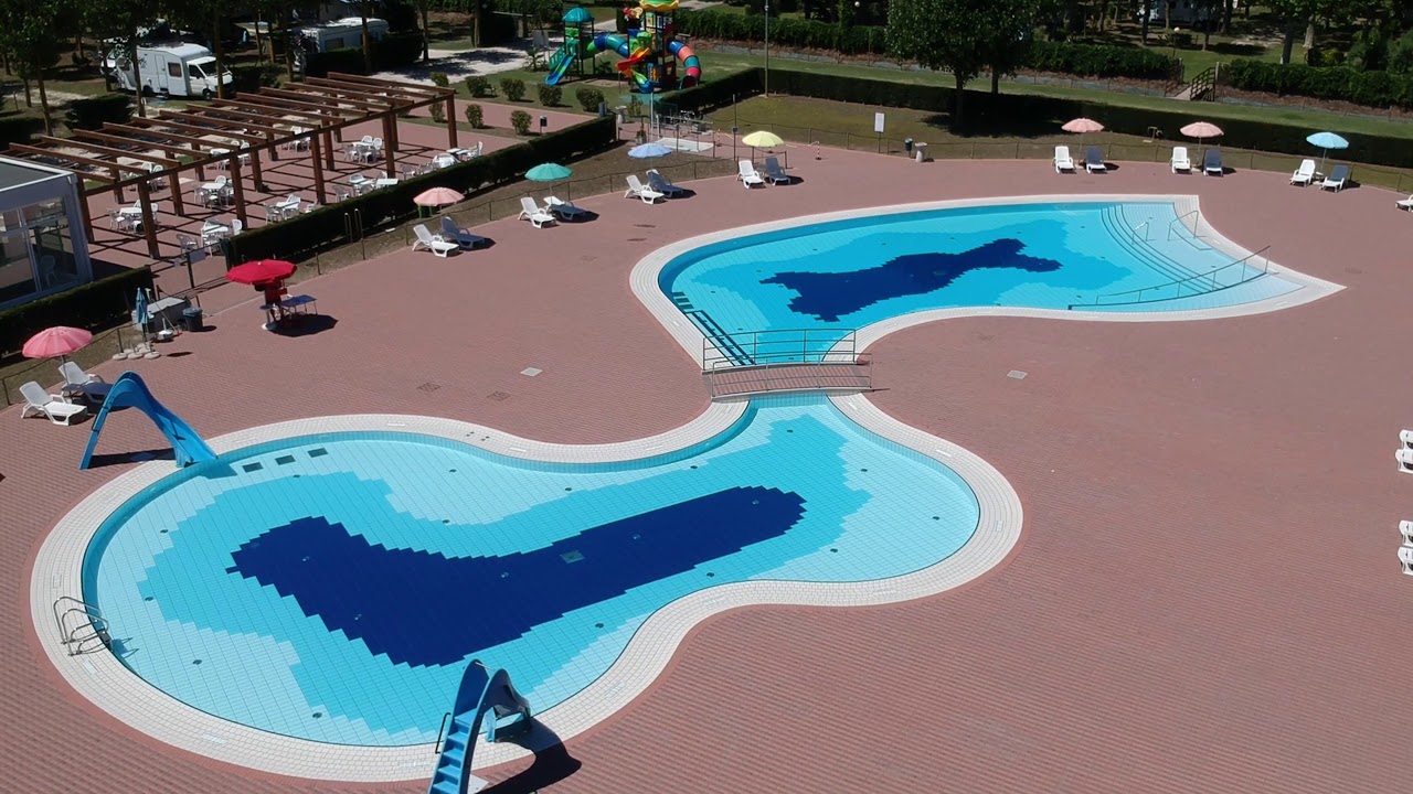 Flying over the pool in Miramare Camping Village