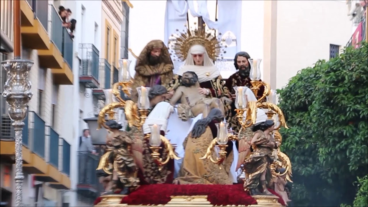 Salida de la Sagrada Mortaja. Viernes Santo Semana Santa Sevilla 2017