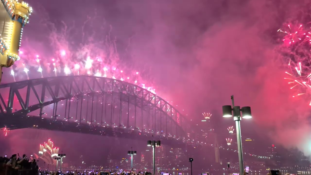 Sydney NYE Fireworks 2025/2026 4K 60fps | Luna Park View | Harbour Bridge Full Display POV