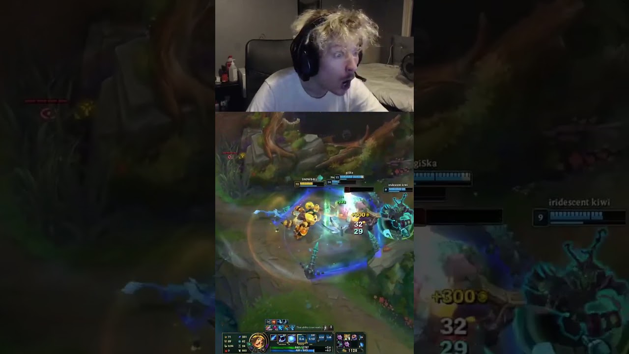 bro keeps finding new nunu bugs ☠ tf is this 💀