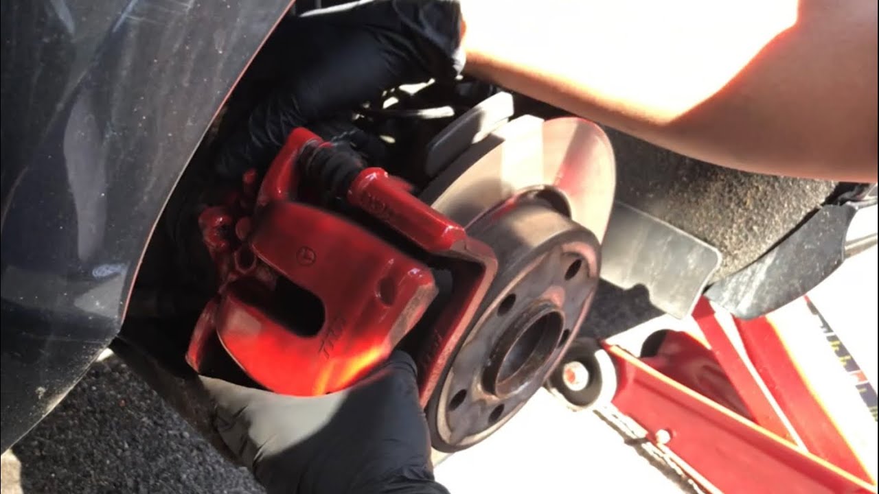 Mercedes Benz A Class (W176) rear brake pads replacement and electronic calliper disingaging