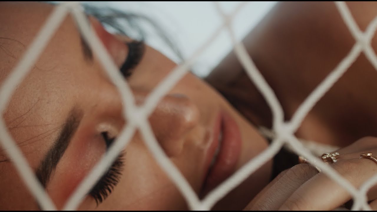 Daniela Ramirez - Envu&eacute;lveme (Video Oficial)