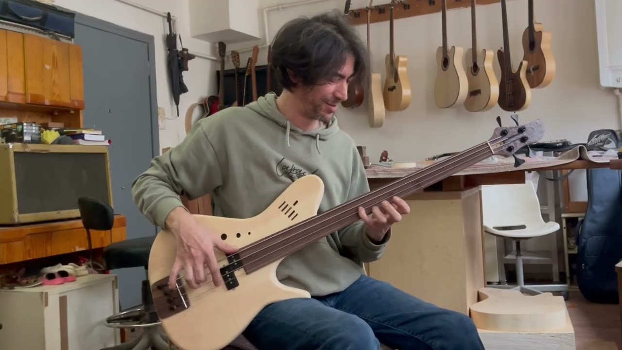 Yeni akustik elektrik basın ilk sesi   