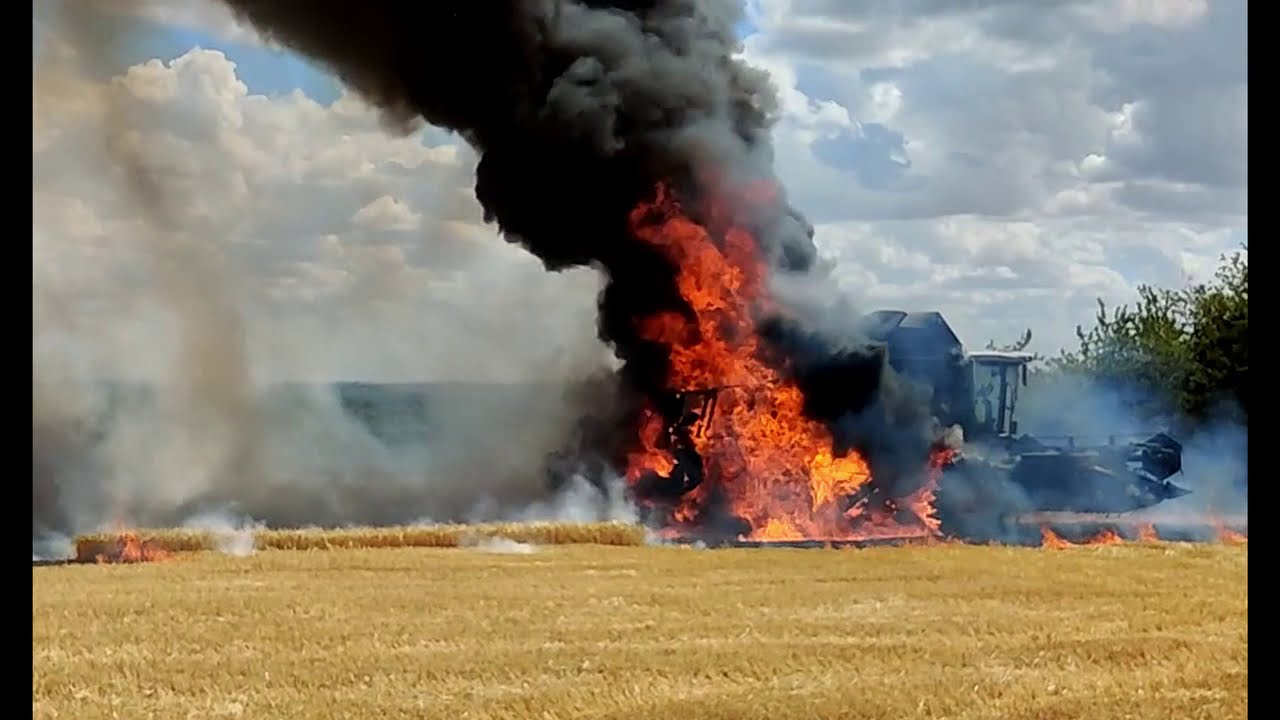 Ma moissonneuse-batteuse est en feu - Moisson 2020_FENDT 6335 CPL #02