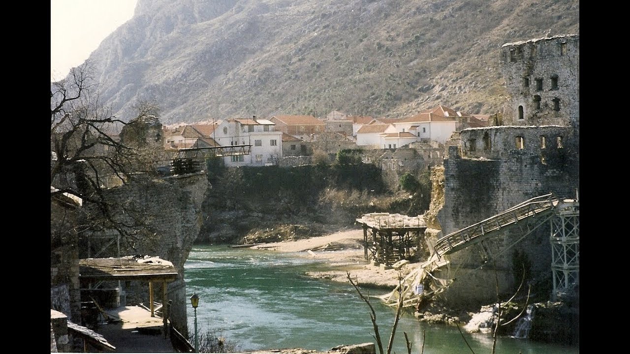 Le Vieux Pont de Mostar: un Symbole d'Espoir
