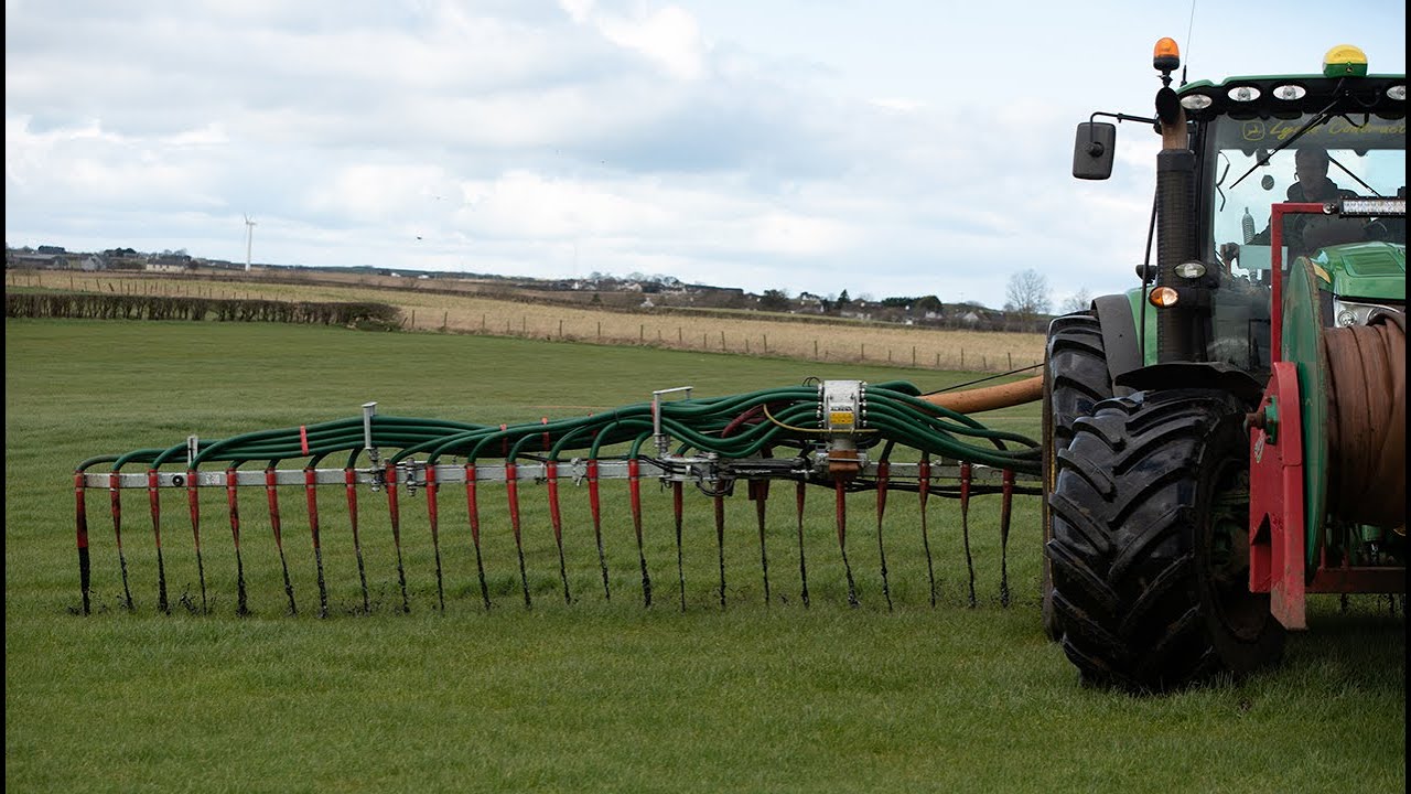 Lyons Contracts spreading with the NEW 15M Slurrykat Dribble bar