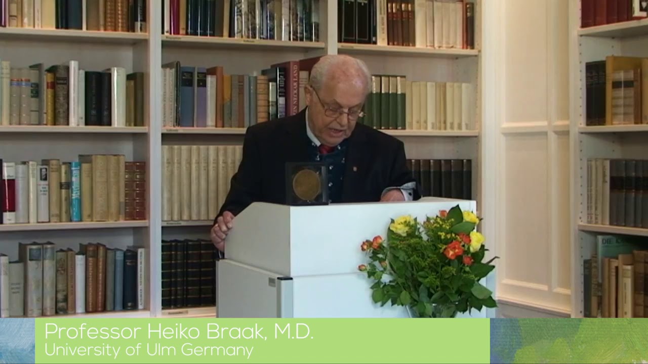 Professor Heiko Braak Accepts the James Parkinson Award