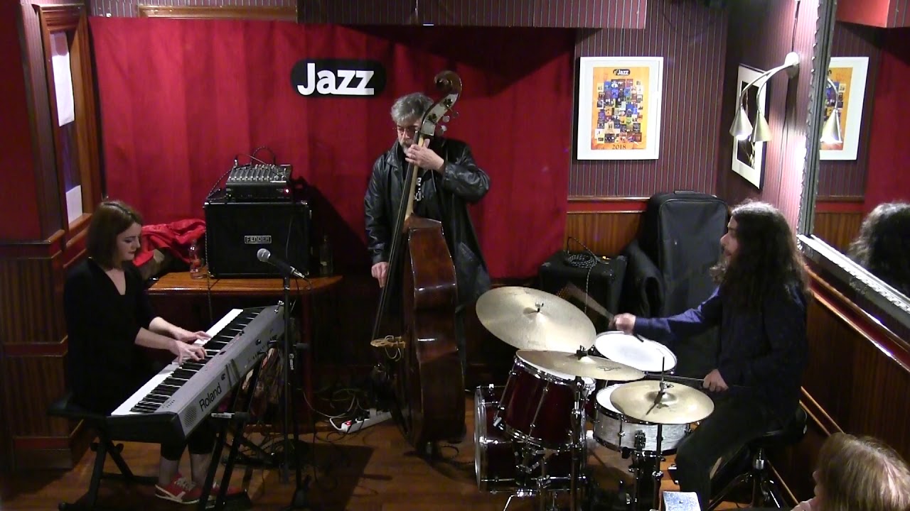 Jazz Caf&eacute; Gij&oacute;n. Meidinerz Tr&iacute;o. Concierto