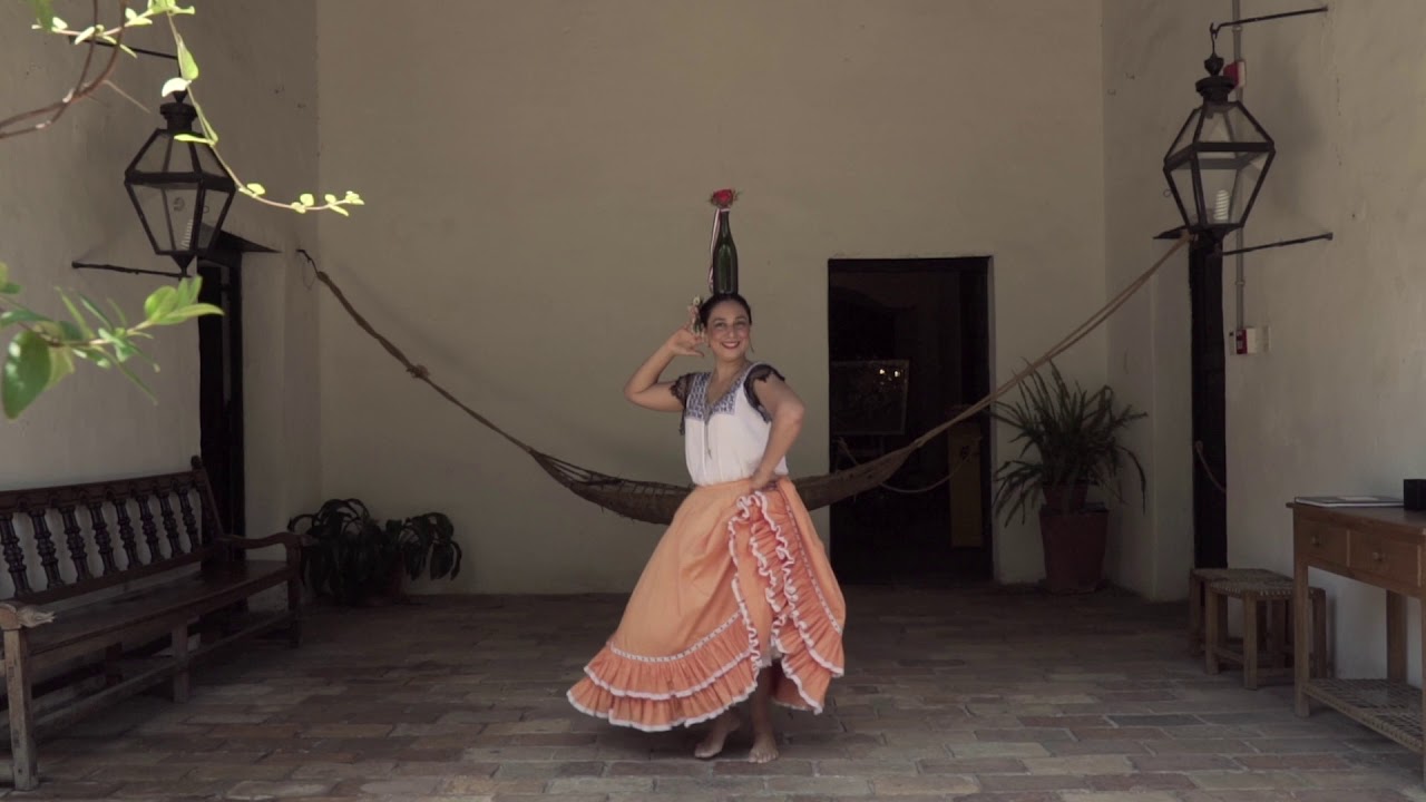 Fátima Giménez (La danza de la botella) Py