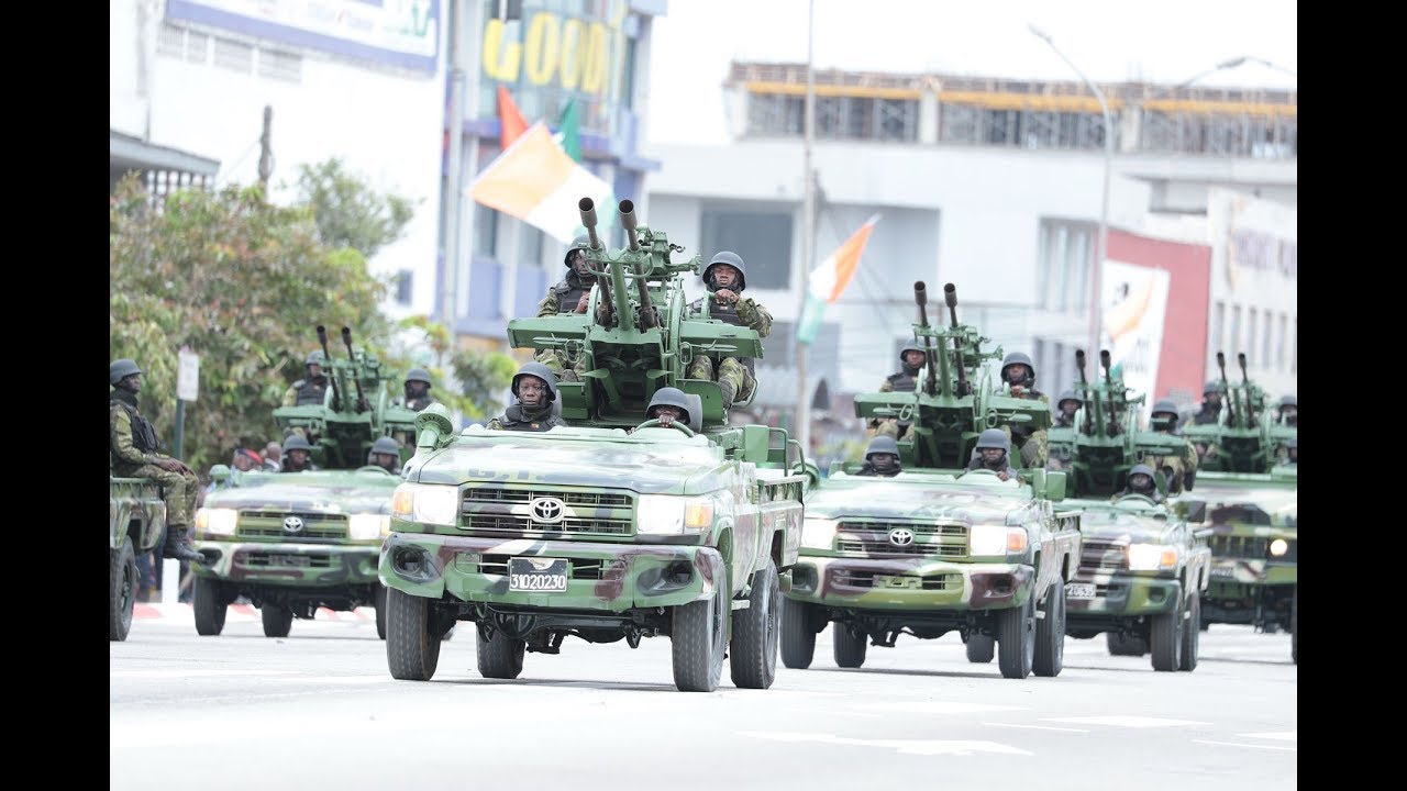 Défilé militaire aérien, motorisé et équestre du 7 Août 2018