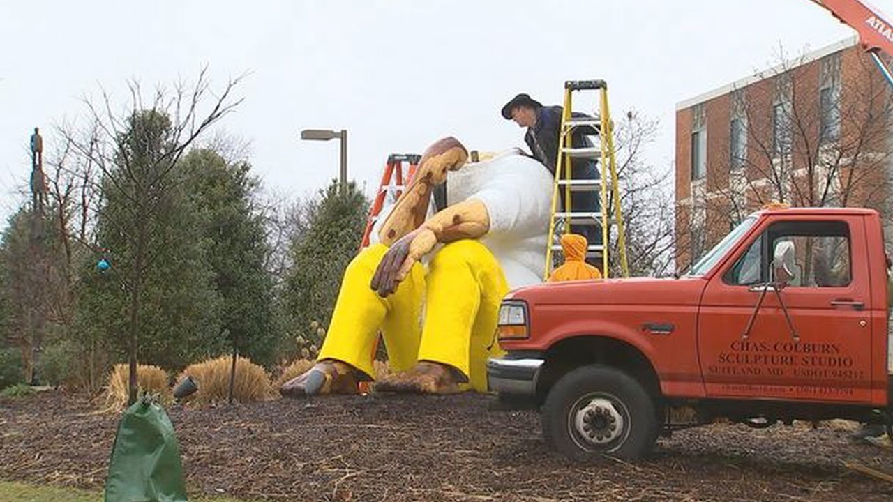 American University Removes Leonard Peltier Statue After FBI Letter Amid Urgent Push for Clemency