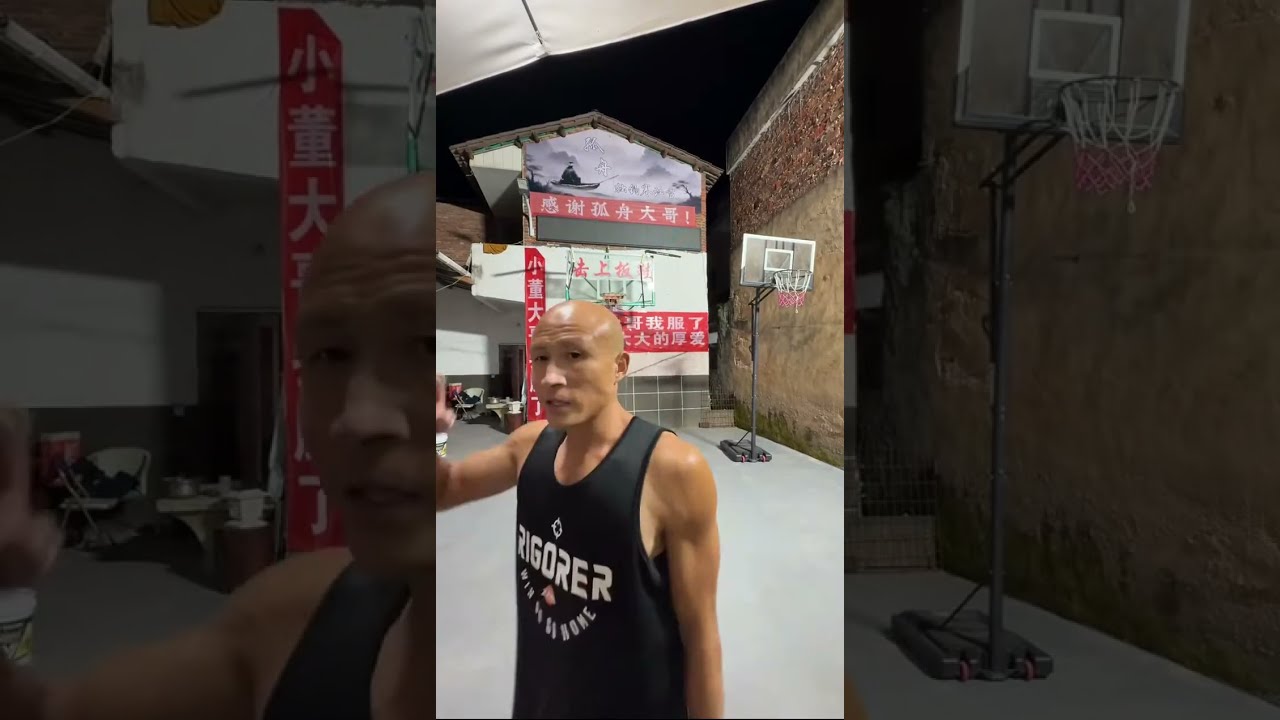 One man, one courtyard, one basketball, one move, one dream! 2026-03-09 00:41:33