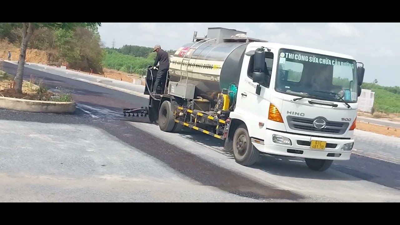 Cập nhật thảm chất thấm bám mặt đường chuẩn bị cho công tác thảm nhựa sáng t2/02/03/26
