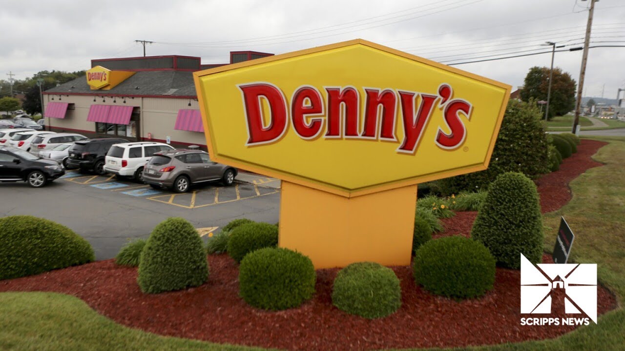 Why are restaurants closing more locations?