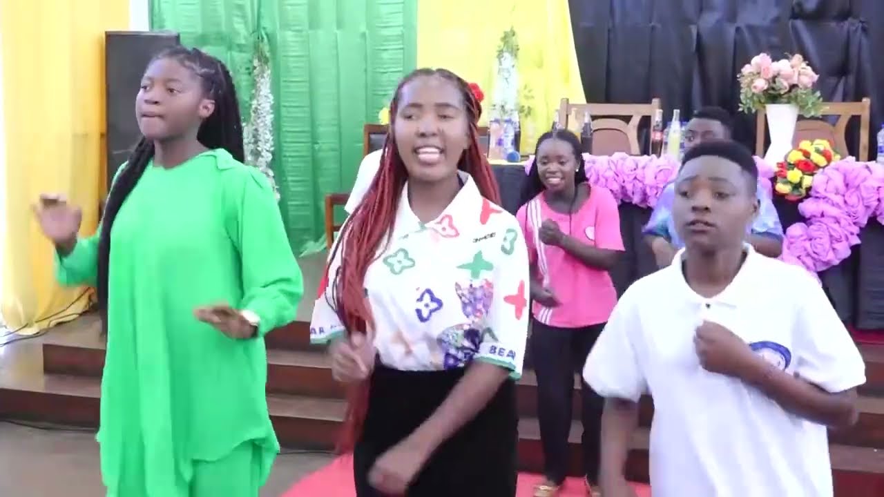 TURNBULL DANCING SHOW 4TH GRADUATION 2025.