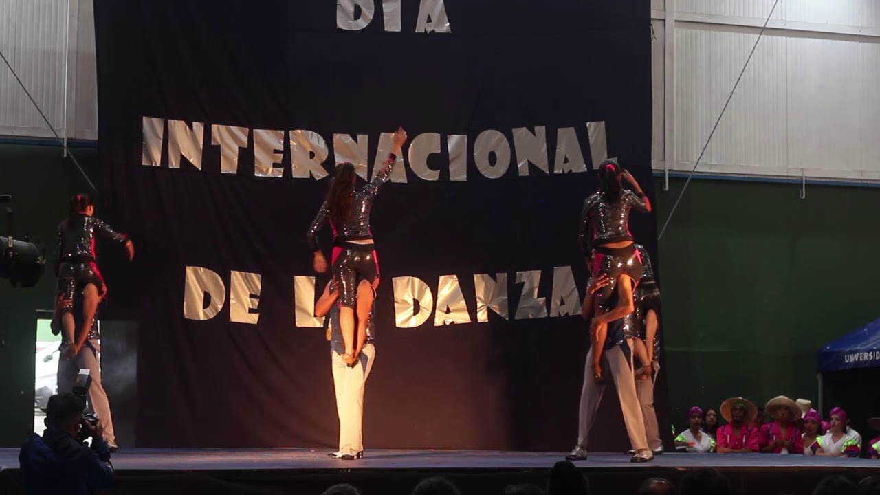 BAILE LATINO